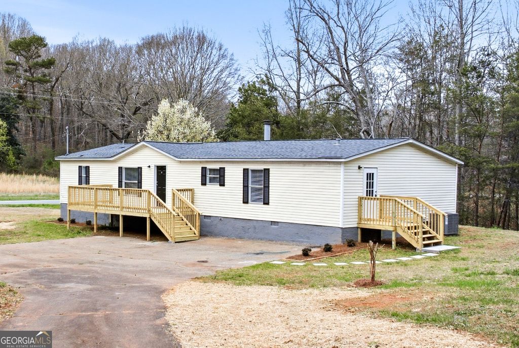 Photo of 221 Friar Tuck Trail N, Murrayville, GA 30564 (MLS # 10721474)