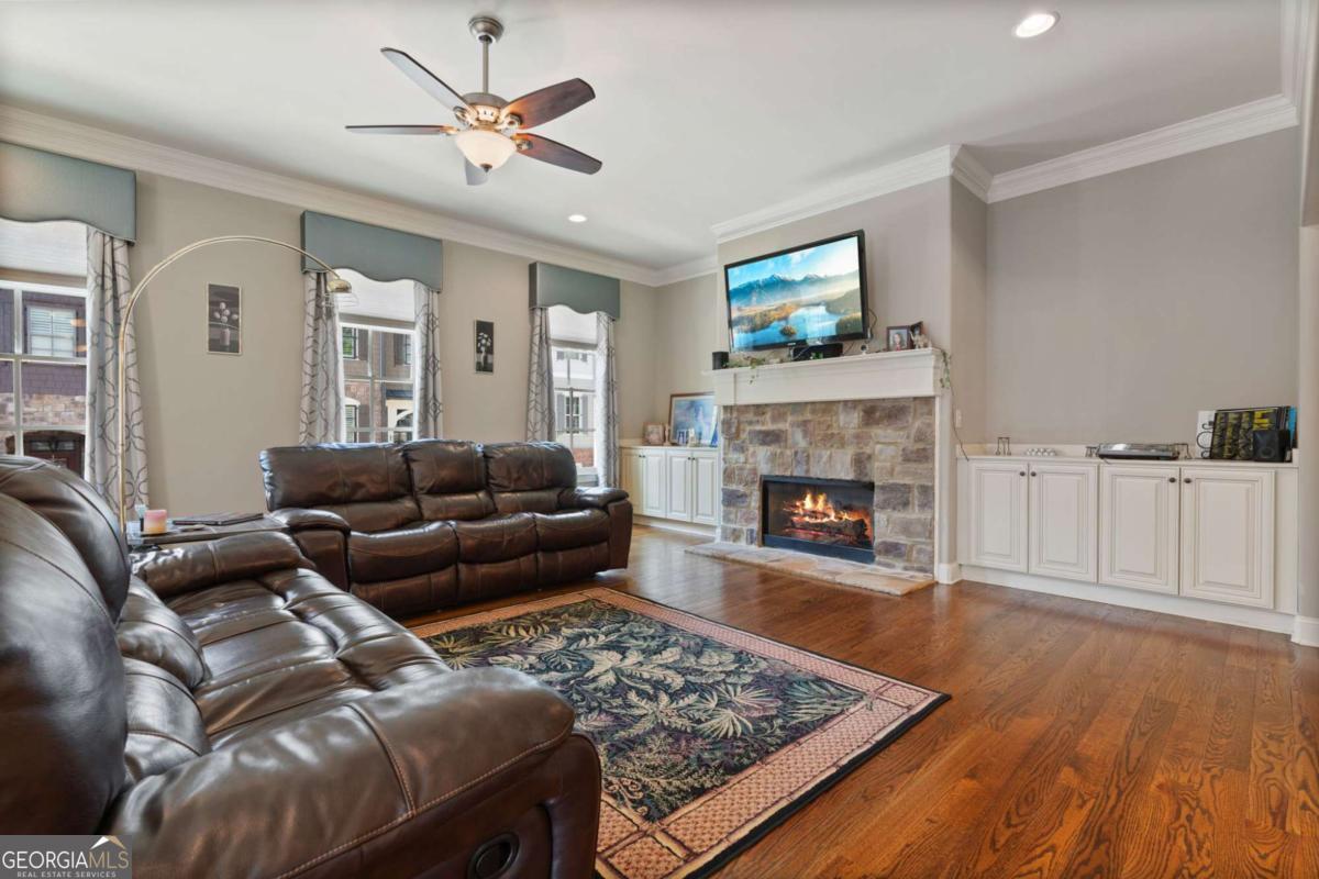 265 Trecastle SQ