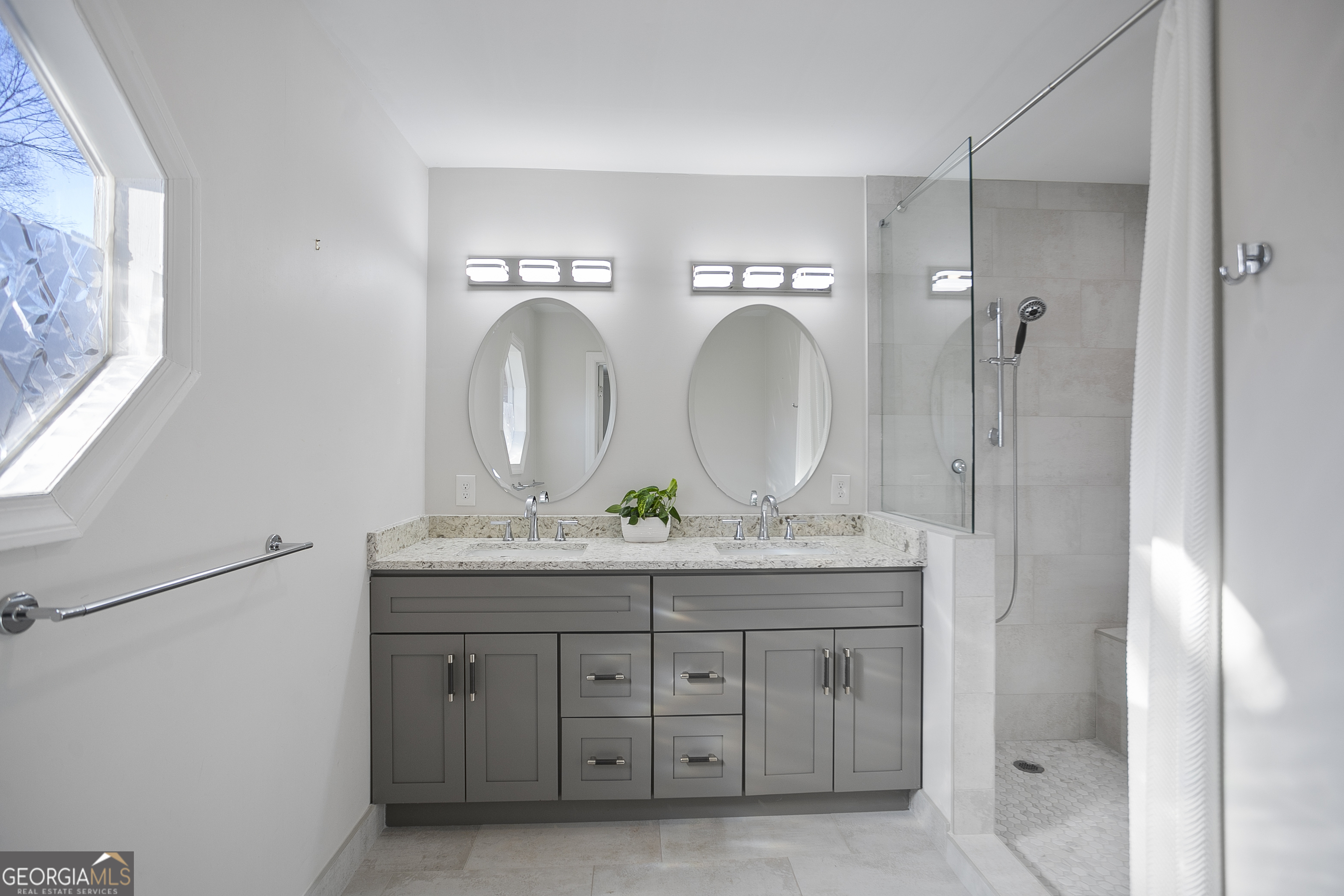 Hamptons Of Olde Towne - Residential