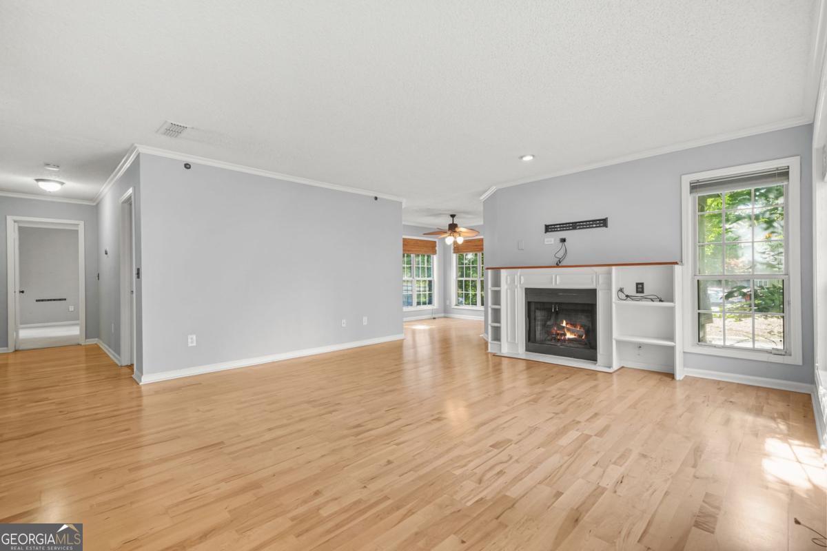305 Mill Pond CT SE
