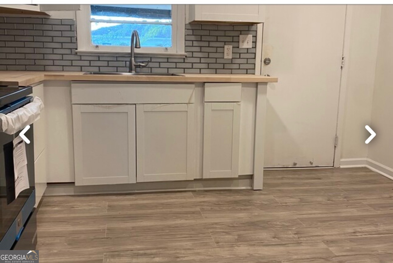 329 Manor DR