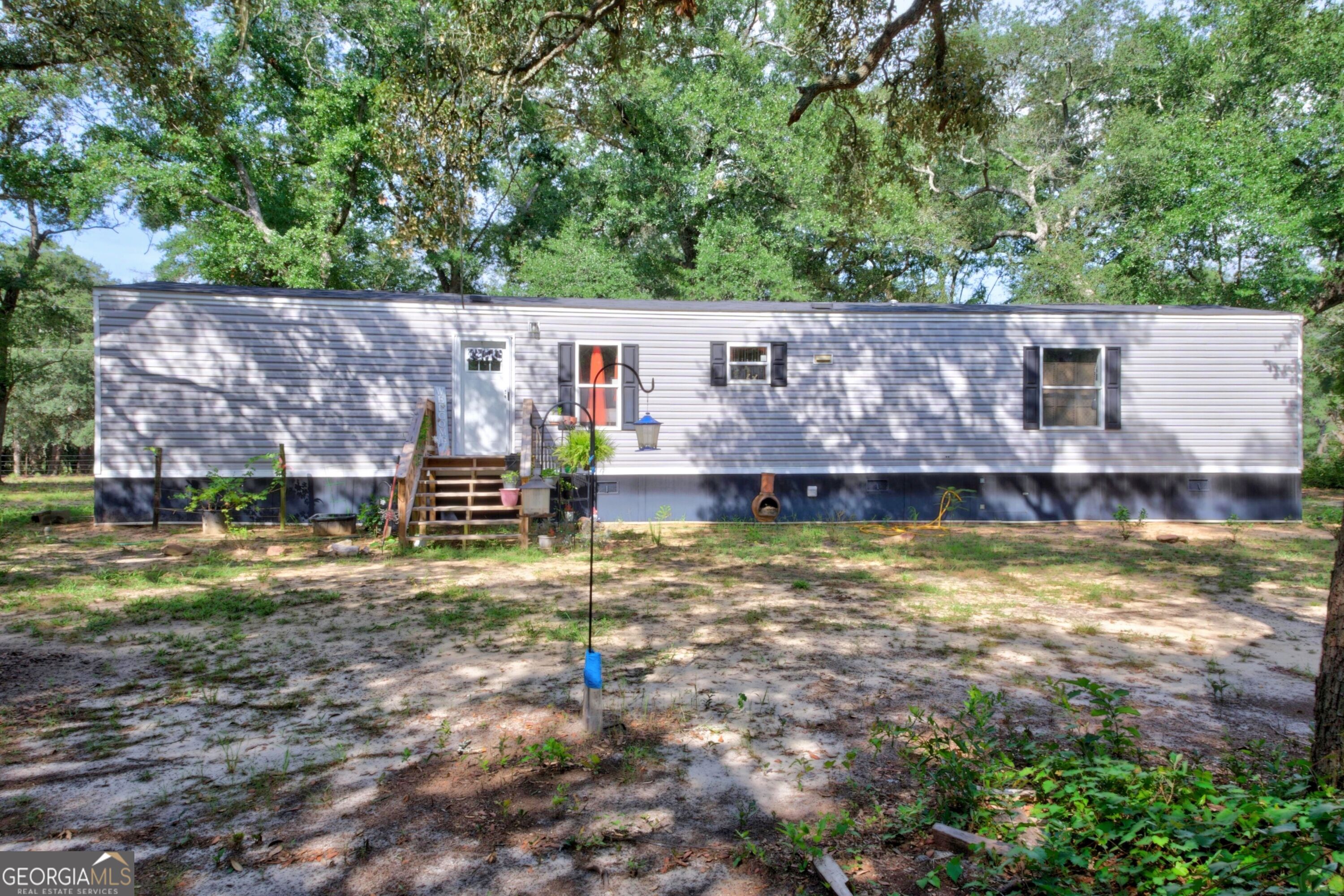 197 Blossom LN