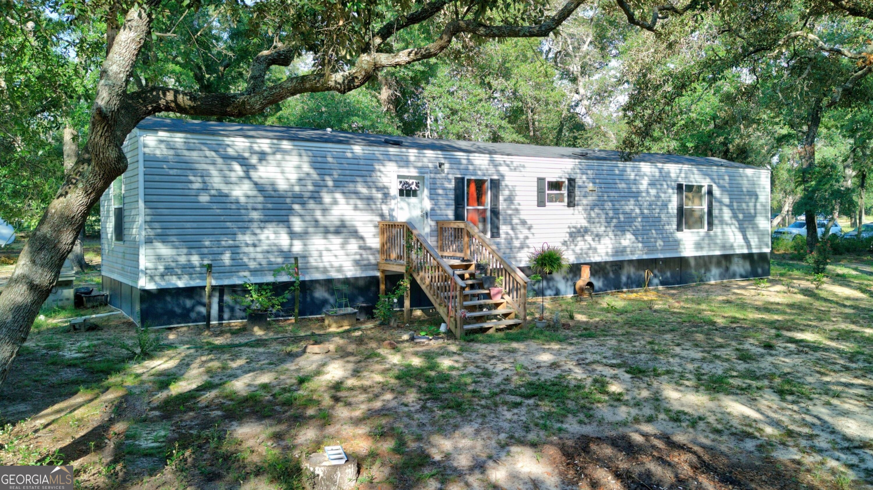 197 Blossom LN