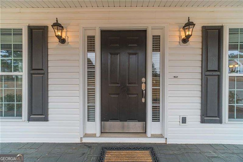 Photo of 4033 Ashford Way, Gainesville, GA 30507 (MLS # 10686007)