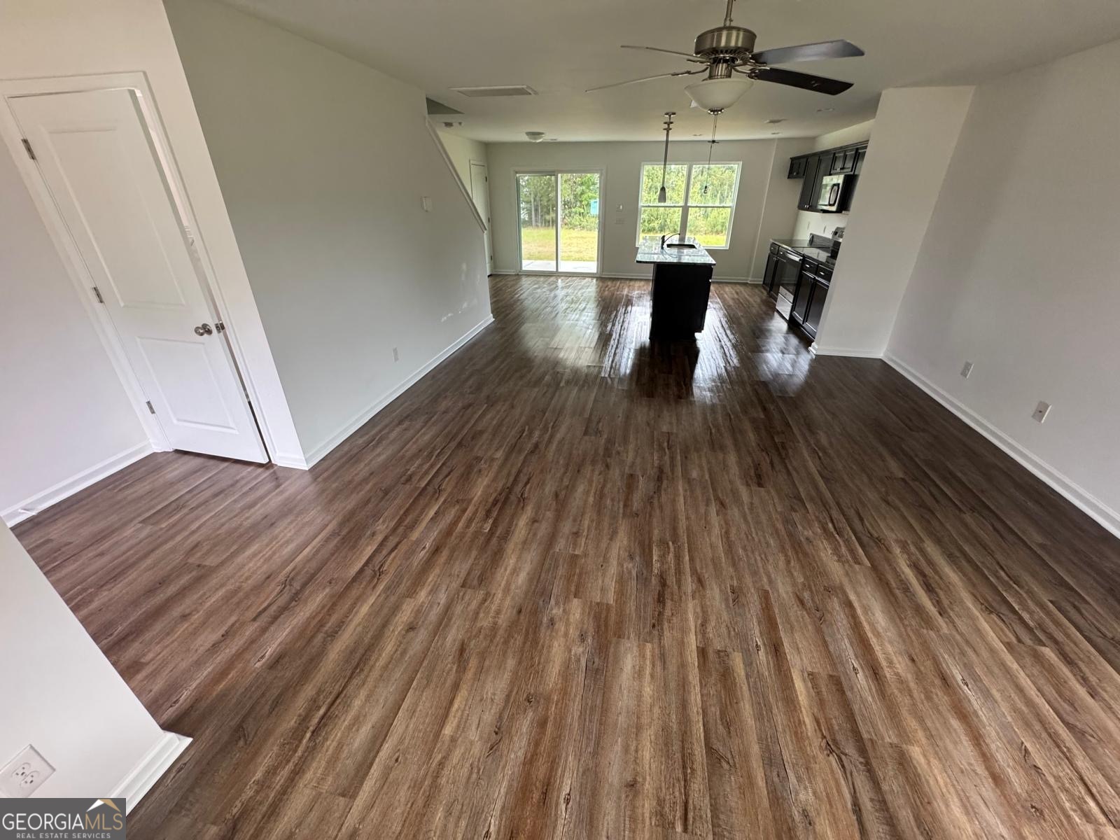 435 Wilkins RD