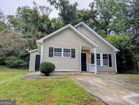 Photo of 82 Crystal Brook, Griffin, GA 30223 (MLS # 10614365)