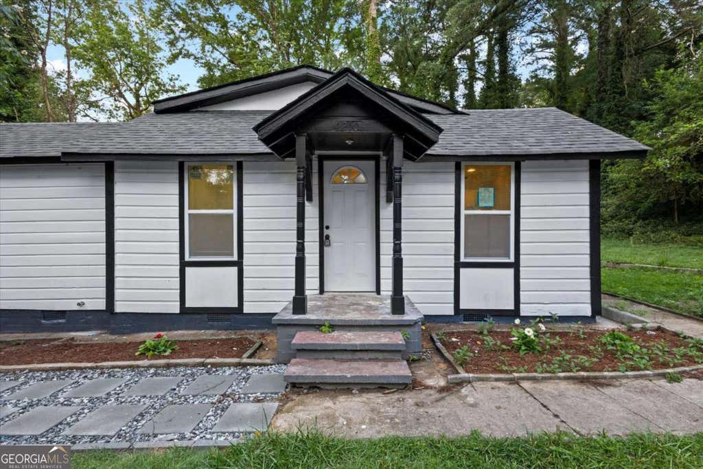 Photo of 4210 Rockbridge Road, Stone Mountain, GA 30083 (MLS # 10784119)