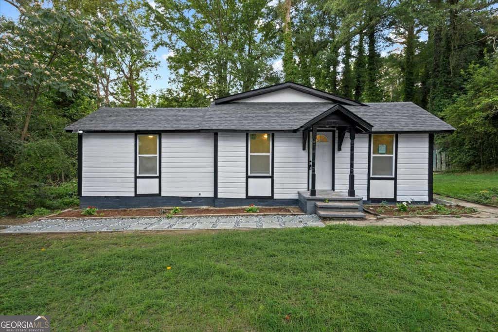 Photo of 4210 Rockbridge Road, Stone Mountain, GA 30083 (MLS # 10784119)