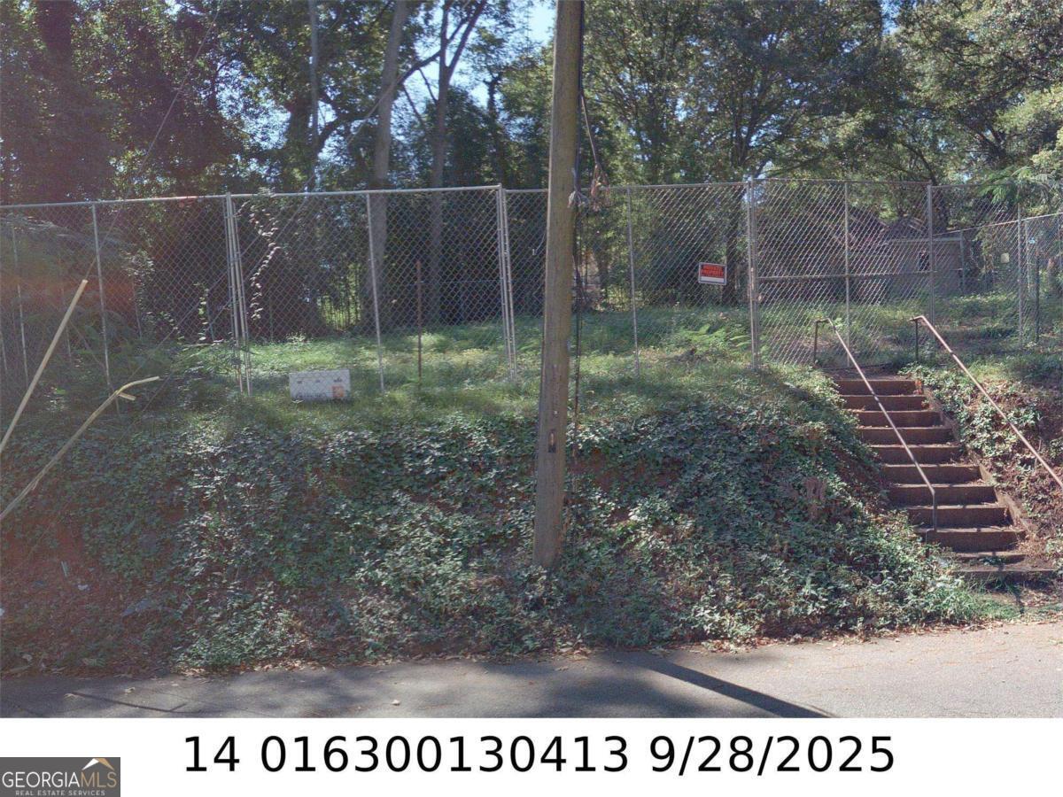 1804 E Farris AVE