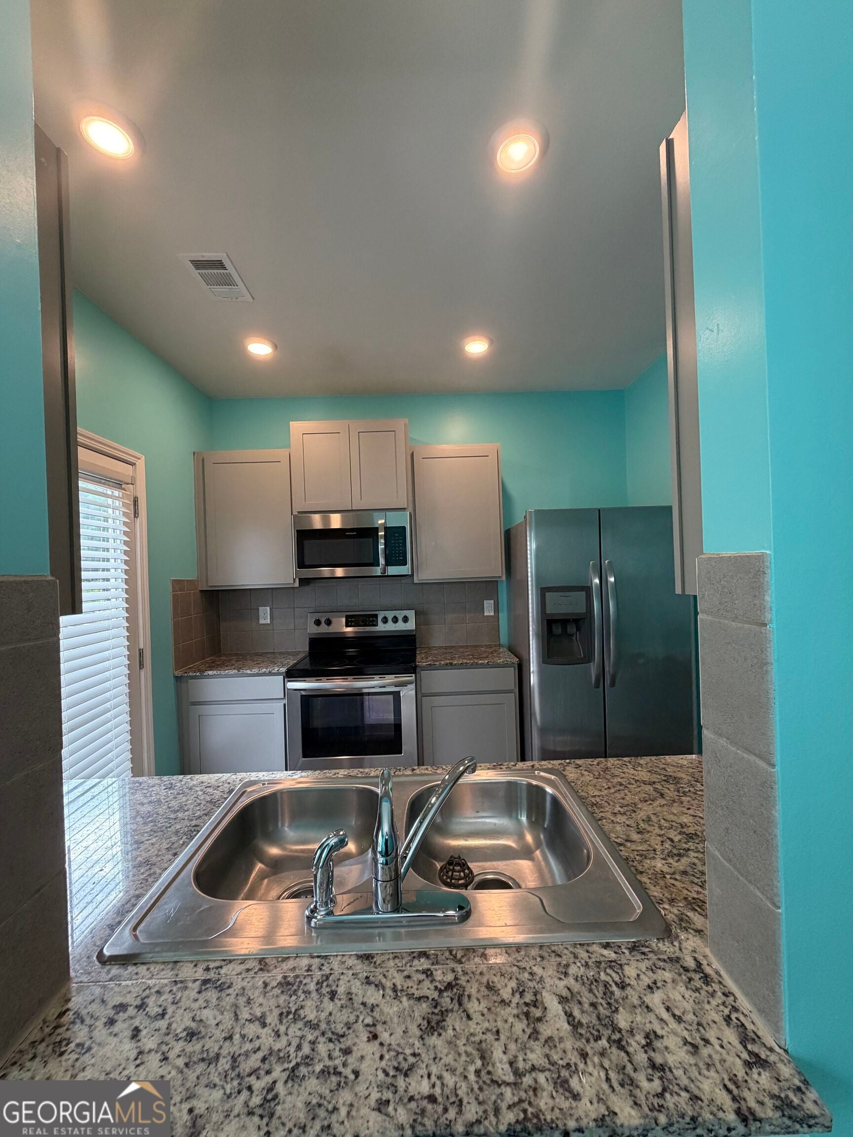 85 Chastain CIR