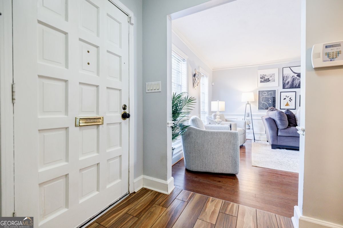 12 Palace Green PL NW