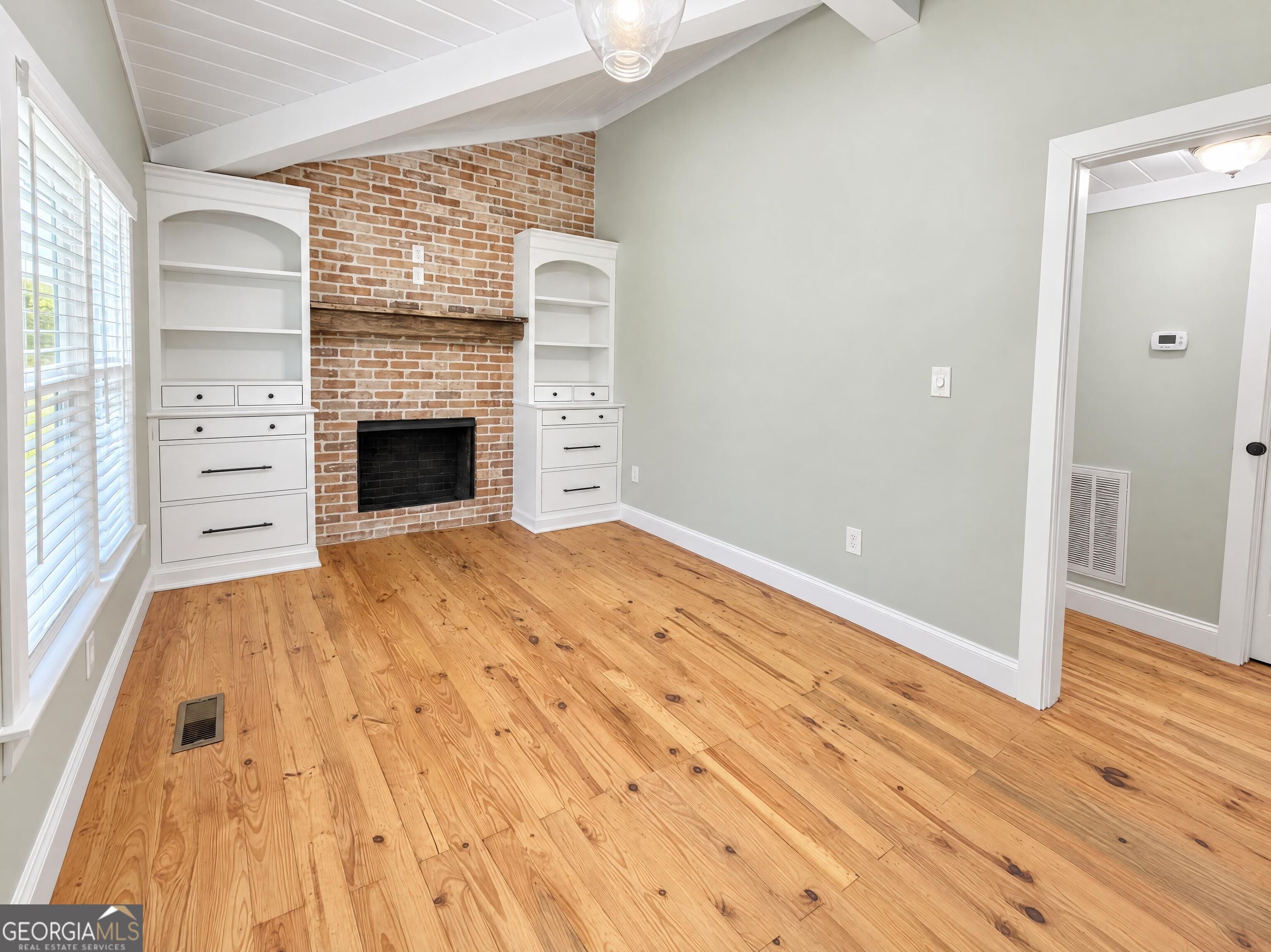 1022 Arnold Mill RD