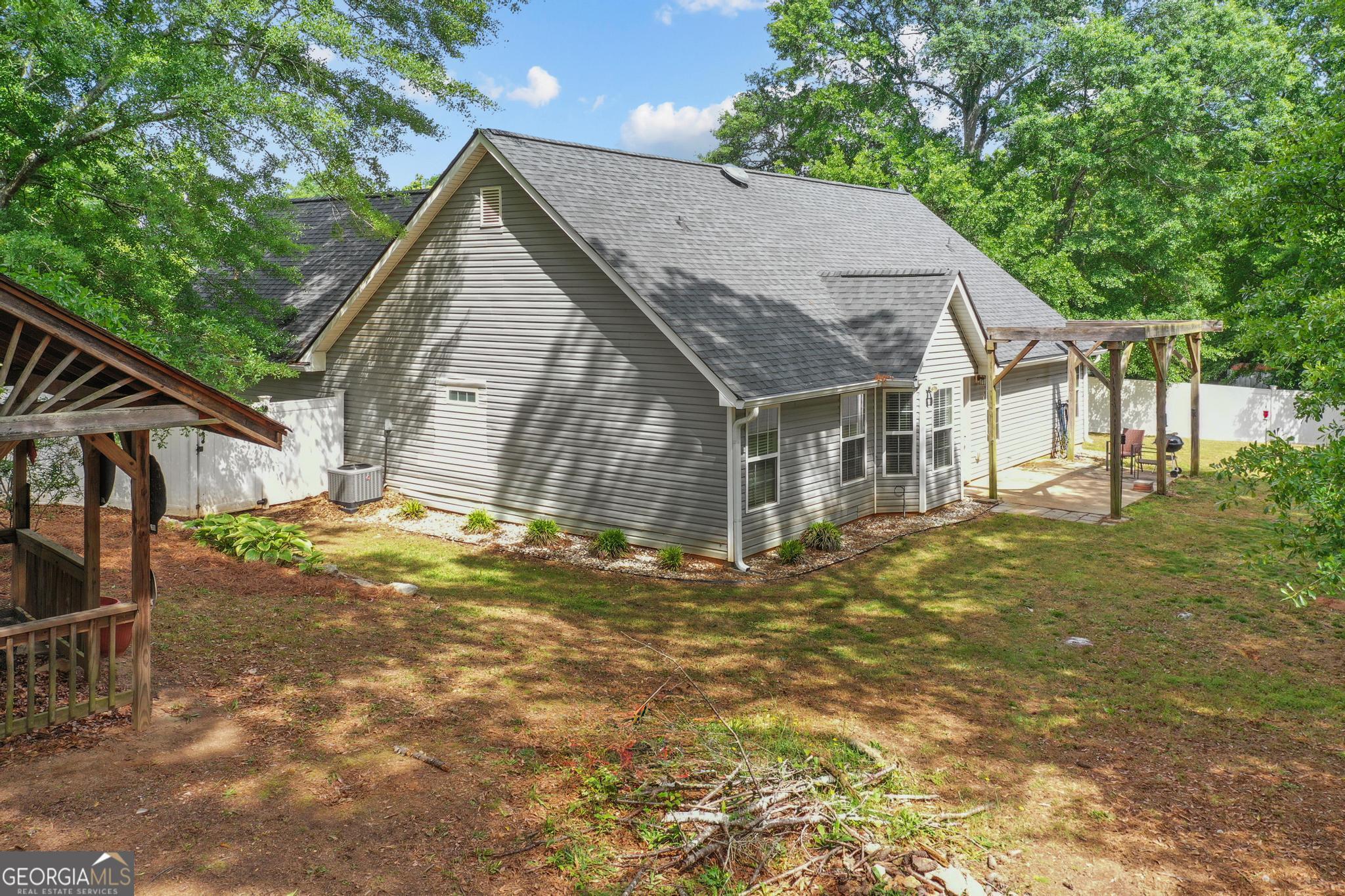 556 Walton DR