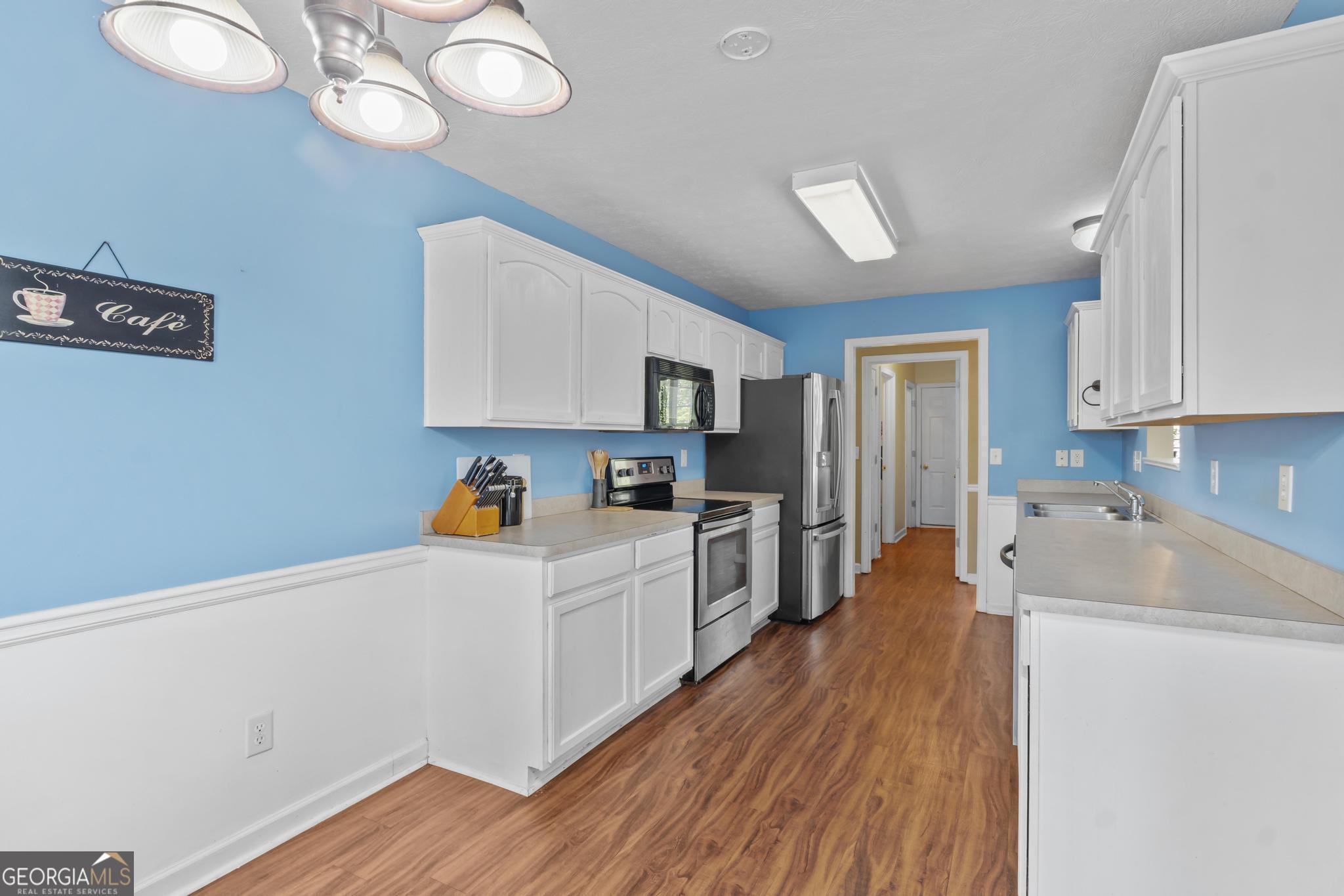 556 Walton DR