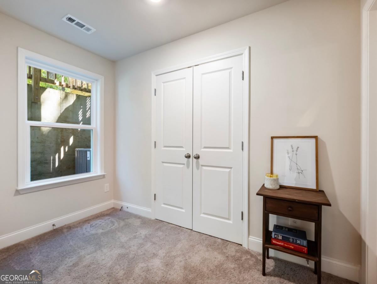 238 Lakeview CIR