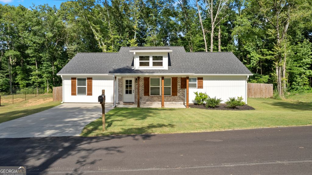Photo of 99 Bryant Circle, Cedartown, GA 30125 (MLS # 10631209)