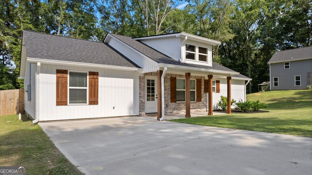 Photo of 99 Bryant Circle, Cedartown, GA 30125 (MLS # 10631209)