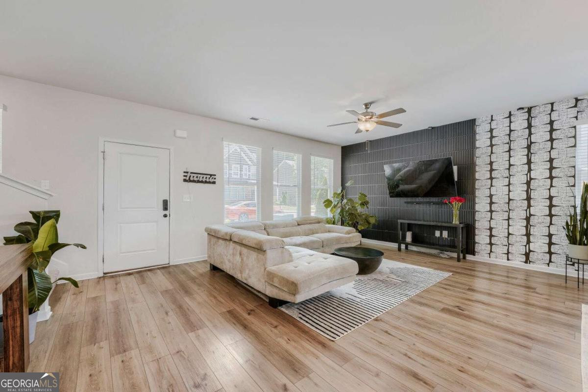 1051 Thomasville Estate WAY