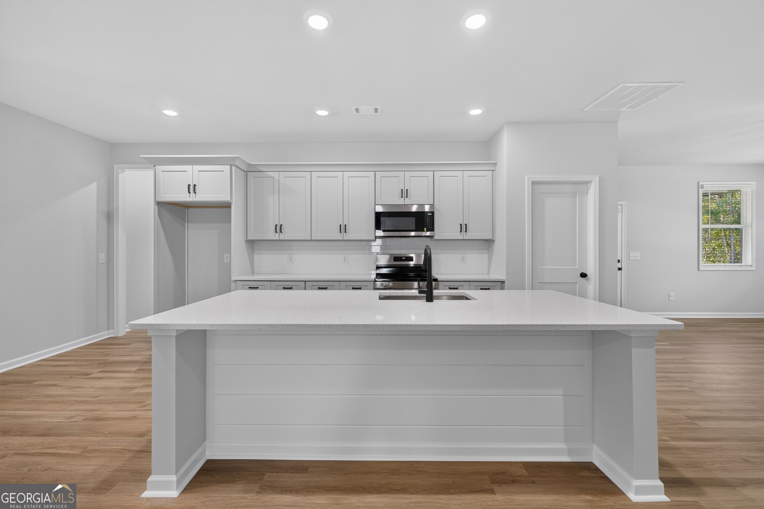 144 Eagles Crest DR