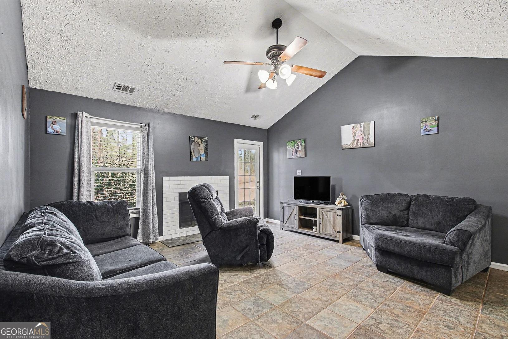 185 Jimmy Reynolds DR