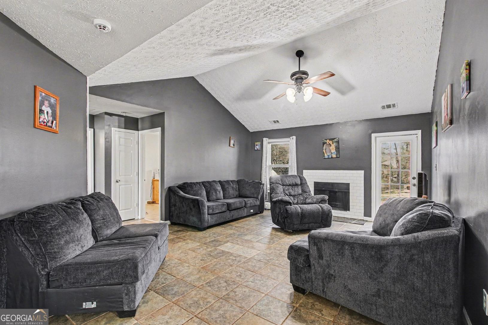 185 Jimmy Reynolds DR