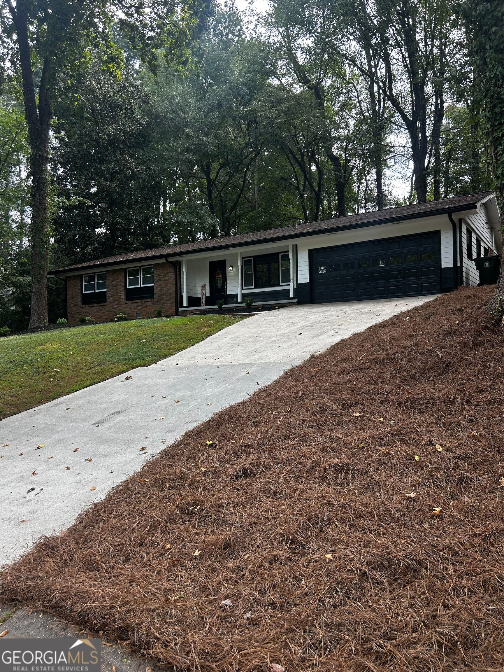 4205 Commodore DR