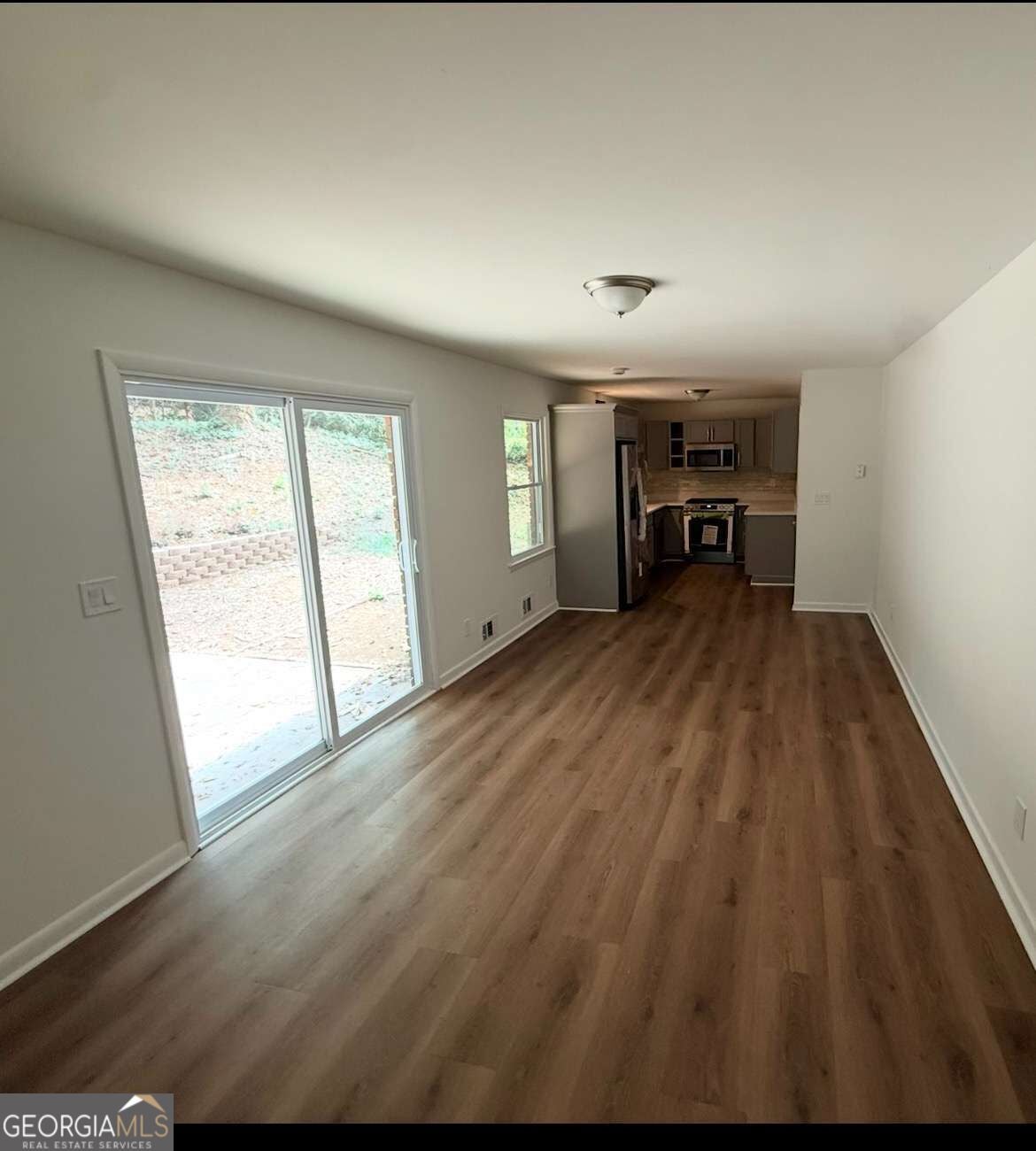 4205 Commodore DR