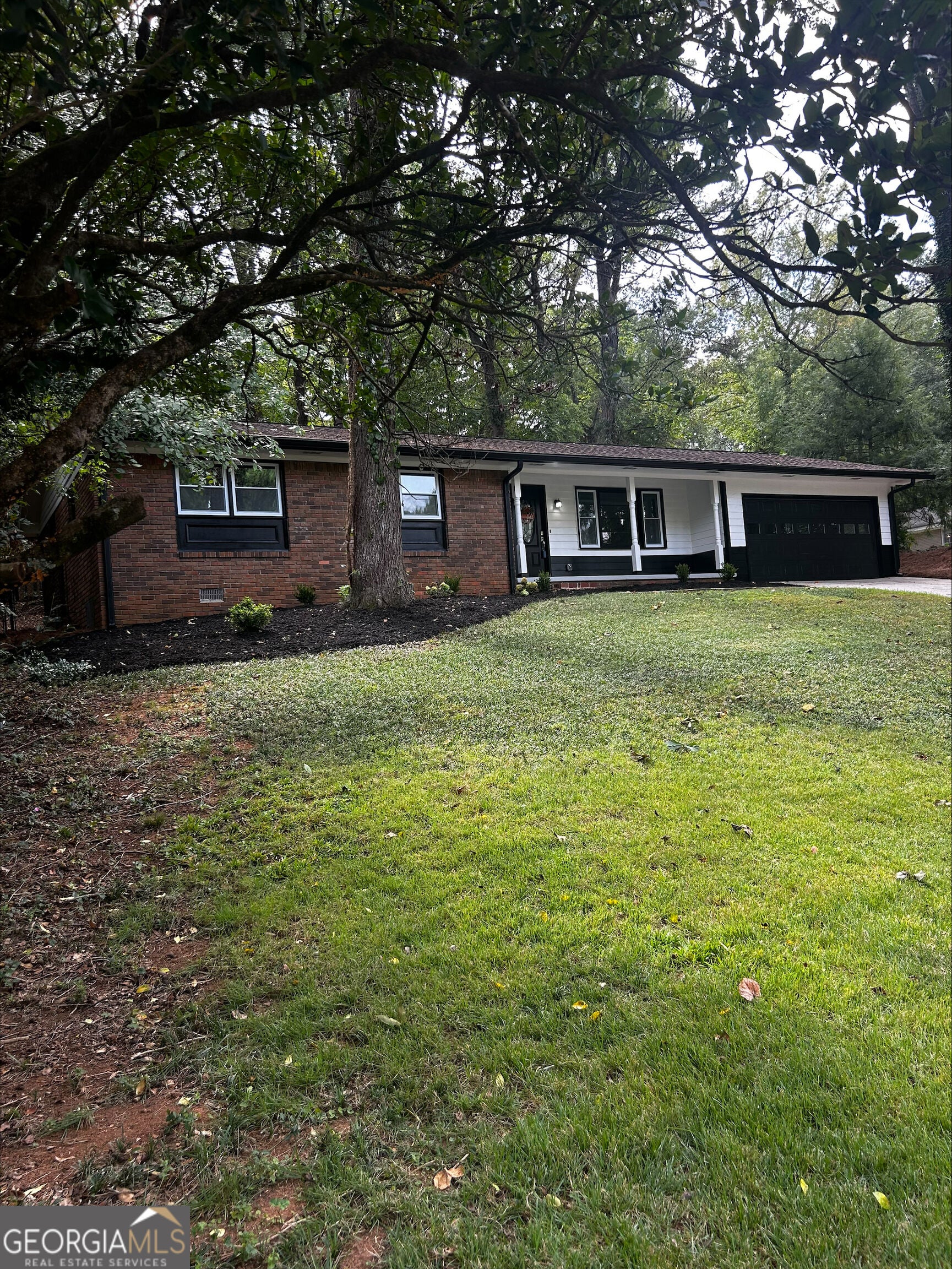 4205 Commodore DR