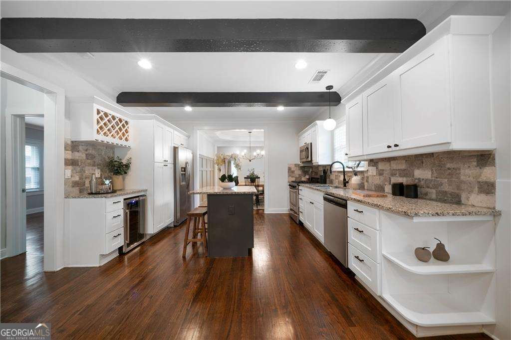 1045 Moreland AVE SE