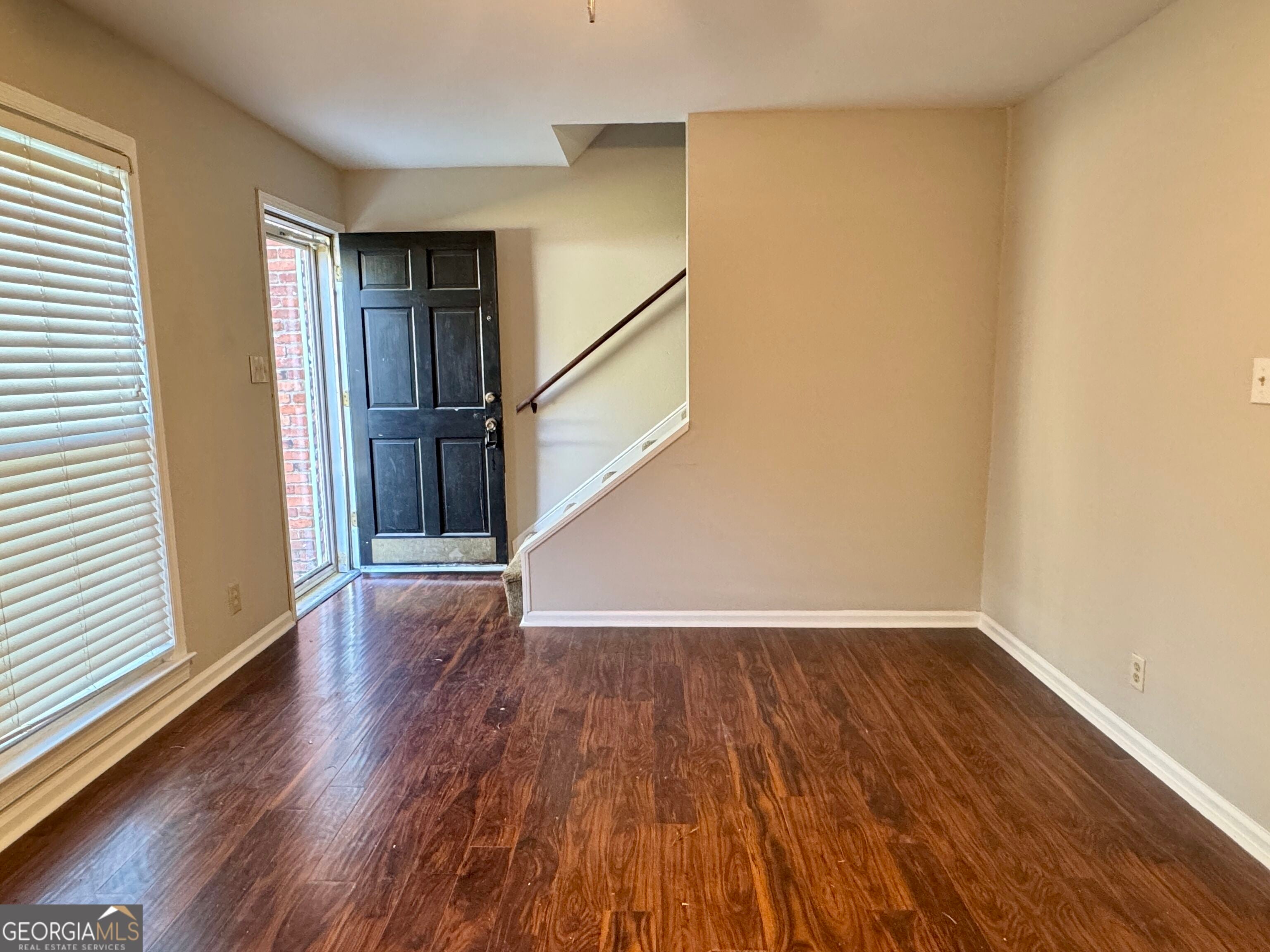 147 Windermere CIR