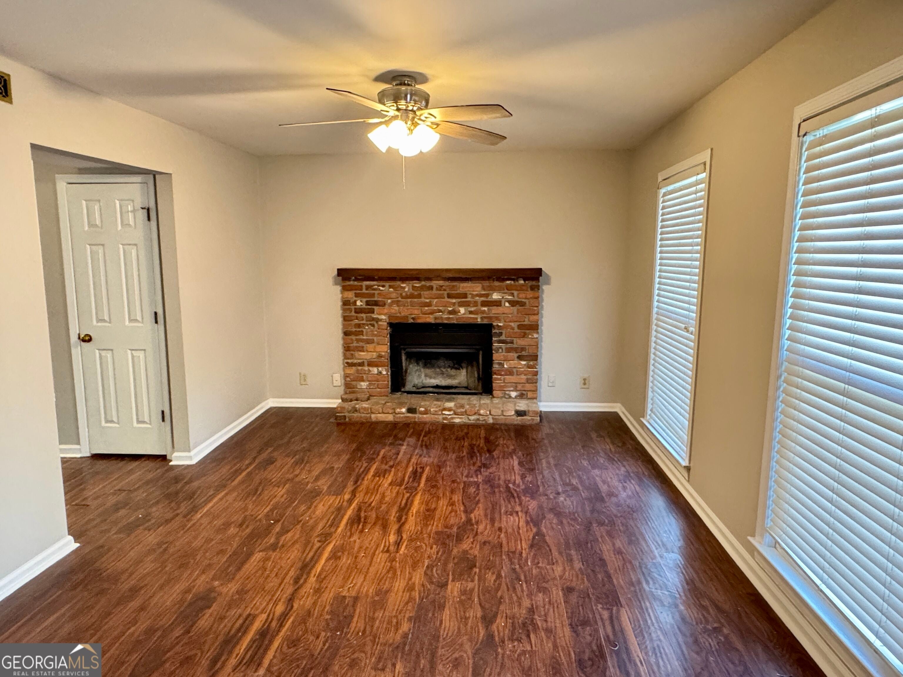 147 Windermere CIR