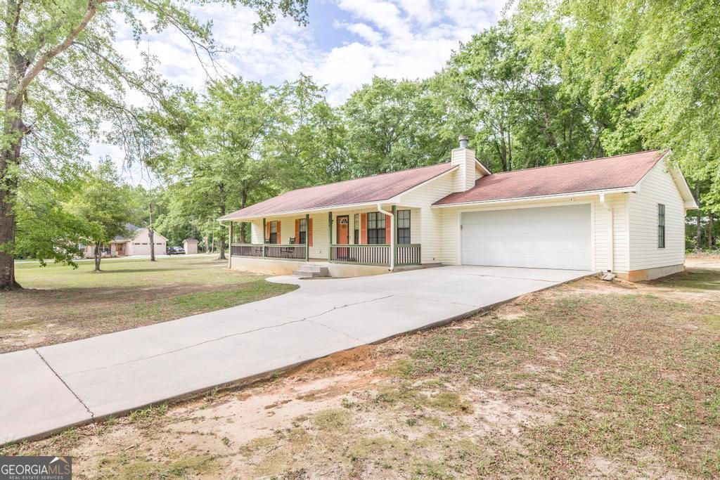 Photo of 904 Robinhood Road, Dublin, GA 31021 (MLS # 10758986)