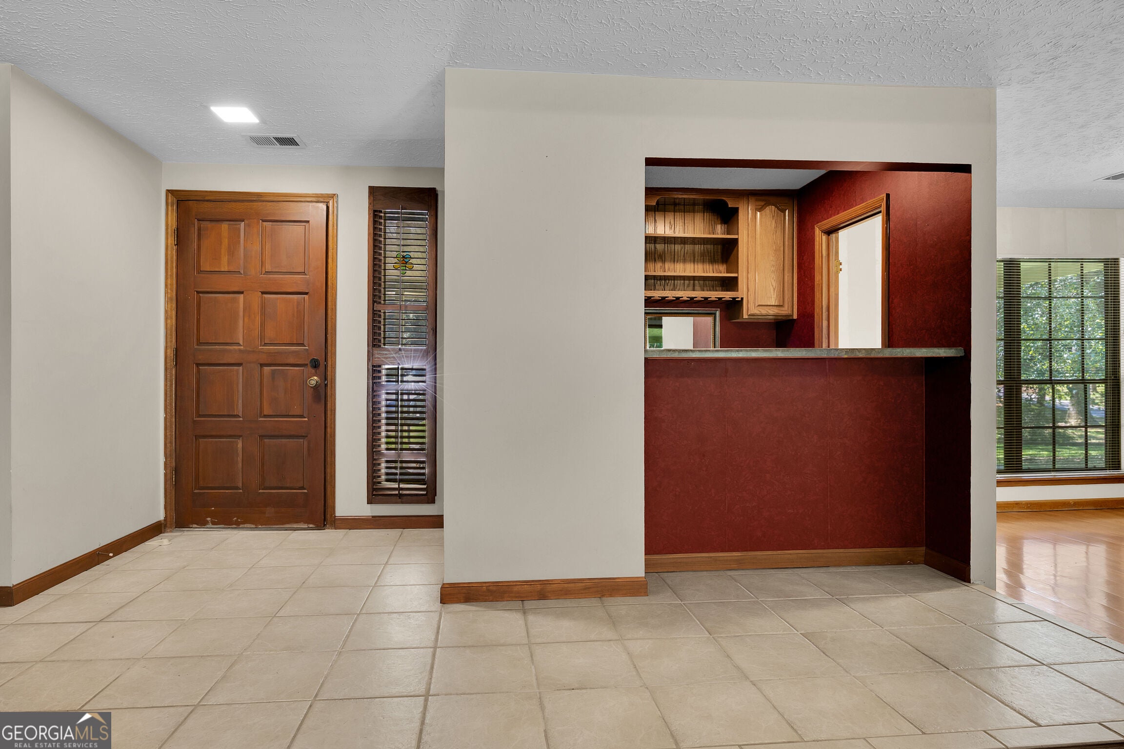 140 Hickory DR