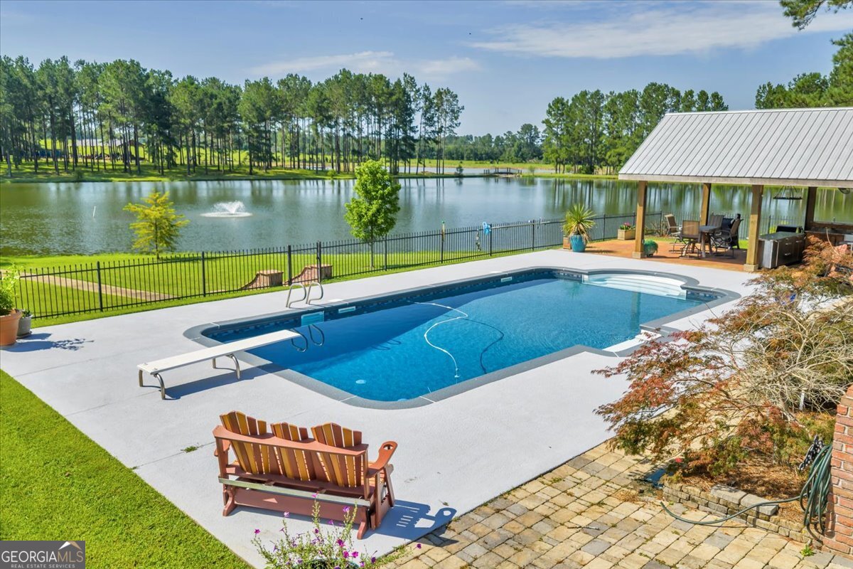 964 Cross Cedar RD