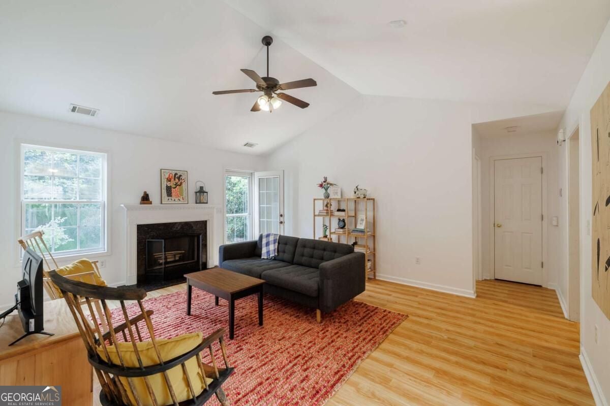 315 Tall Pine LN