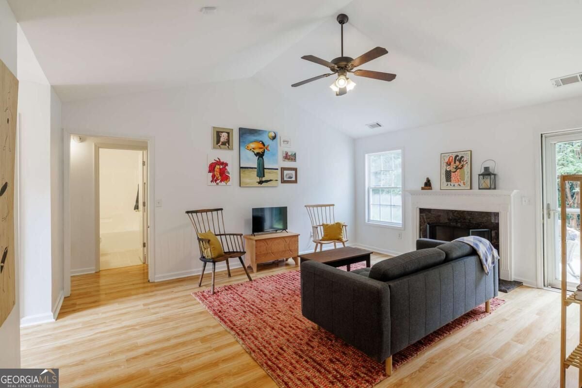 315 Tall Pine LN