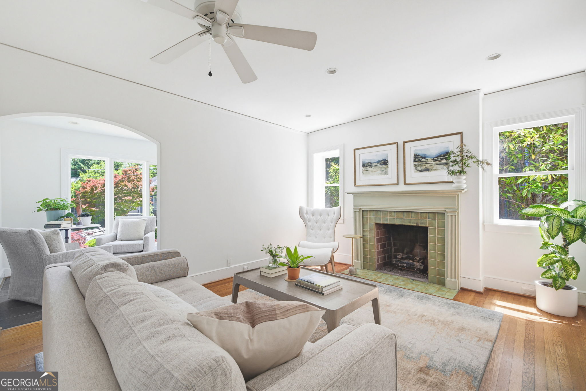 446 Hardendorf AVE NE