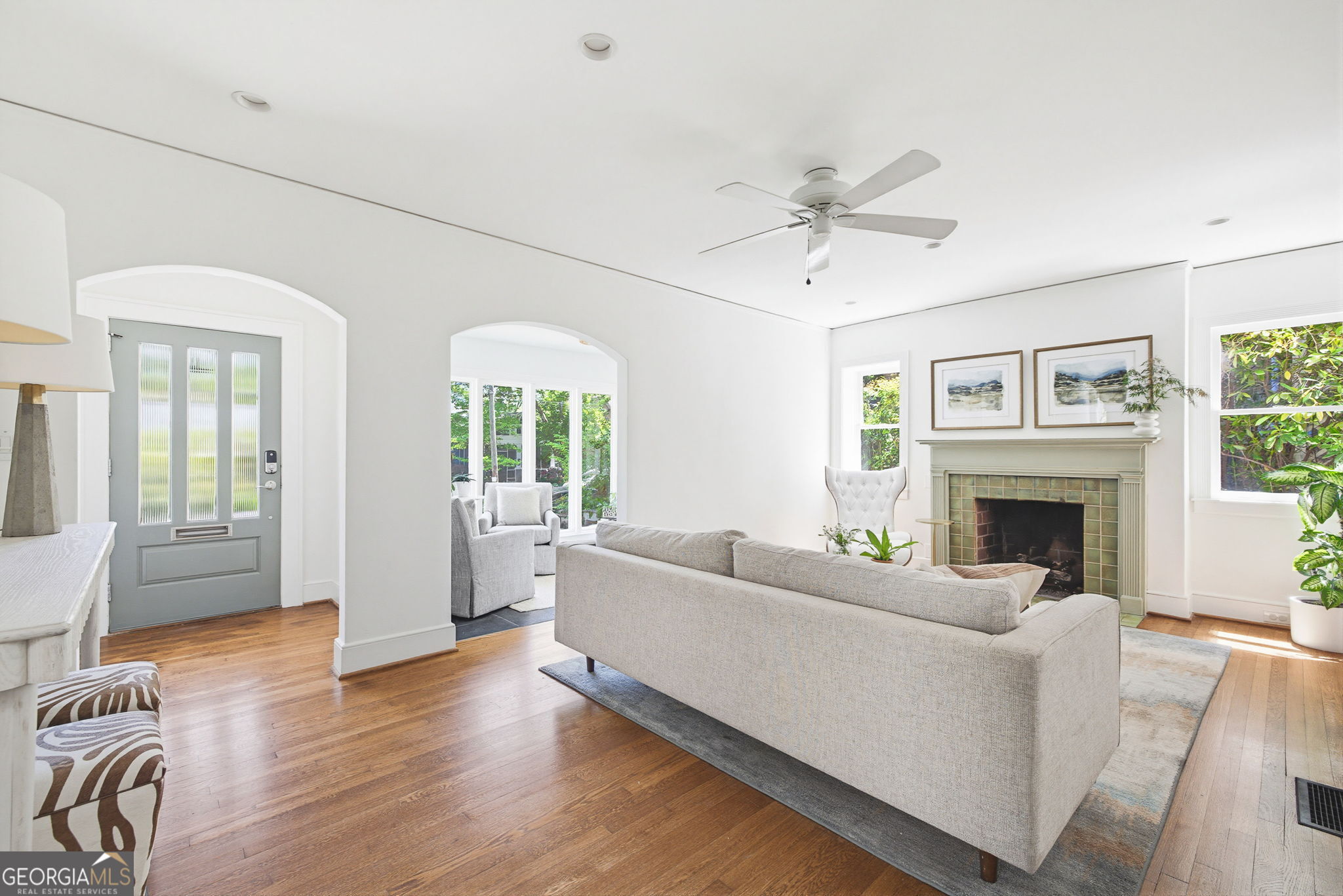 446 Hardendorf AVE NE