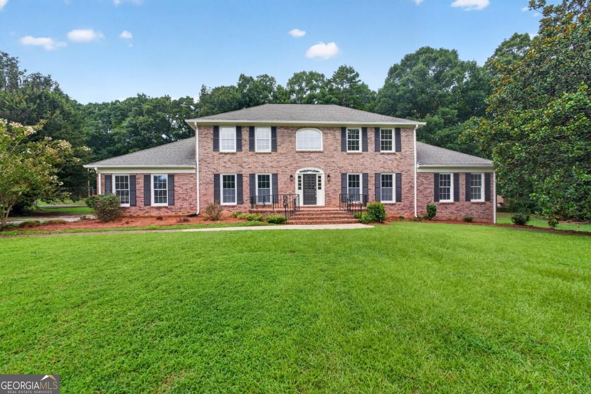 560 Hawthorne DR