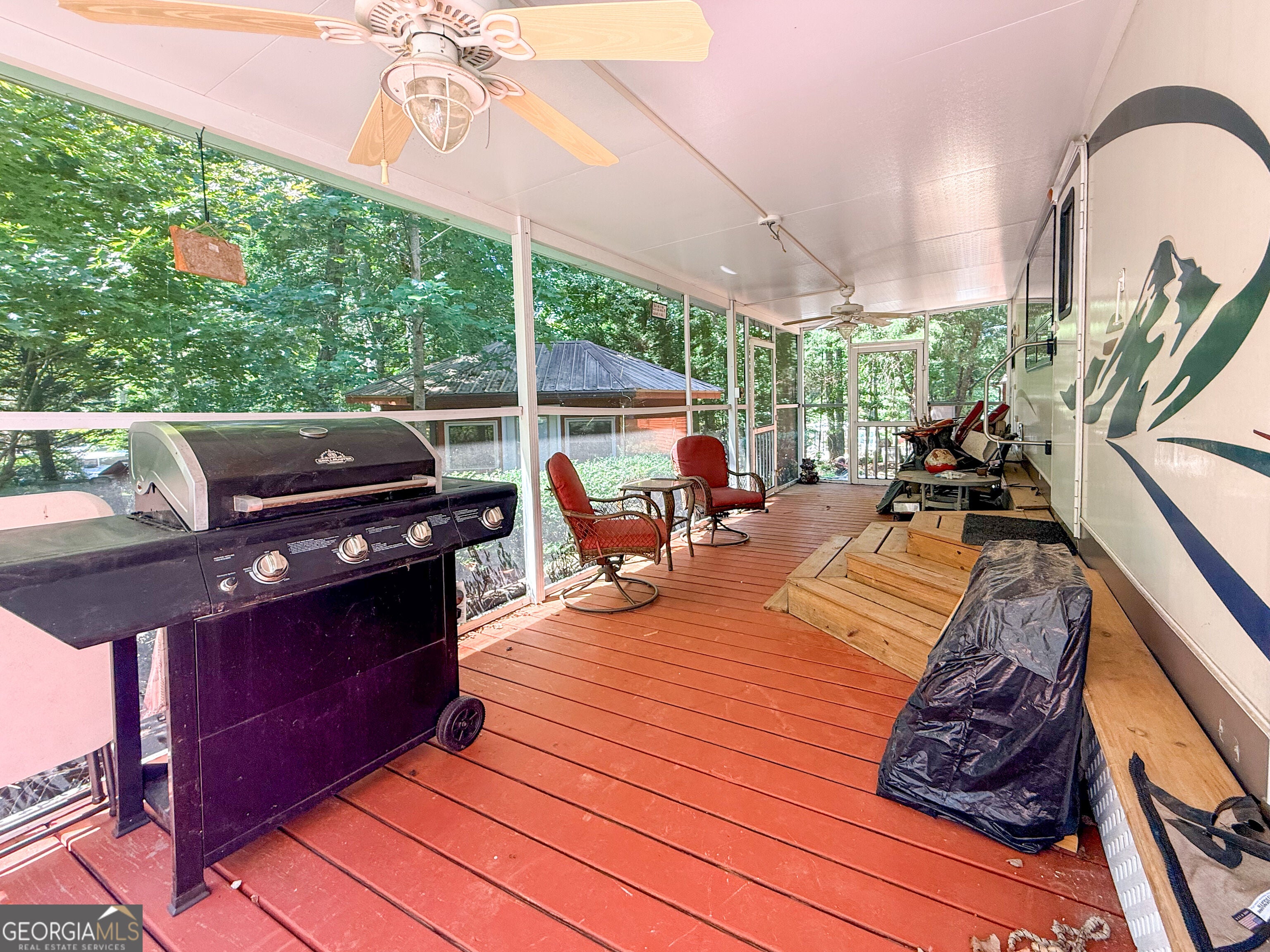 100 Campfire DR