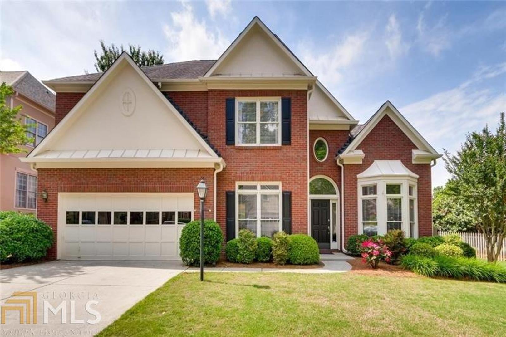 Fabulous 3-side brick home / Ashford Chase Swim/Tennis Subdivision - Social & Active Community / Open Floorplan provides easy living / Friendly Culdesac street / 4 bedrooms + 3 full bathrooms / Upgraded kitchen w/granite & stainless steel appliances / Fabulous master suite w/large closet & brand new spa-style master bathroom / Bedroom on main is perfect for guest/office/playroom / Stacked stone fireplace / New carpet / Fresh & neutral paint / Flat, usable backyard / Laundry room upstairs near bedrooms / Newer Systems & Roof / Unbeatable location / Great schools