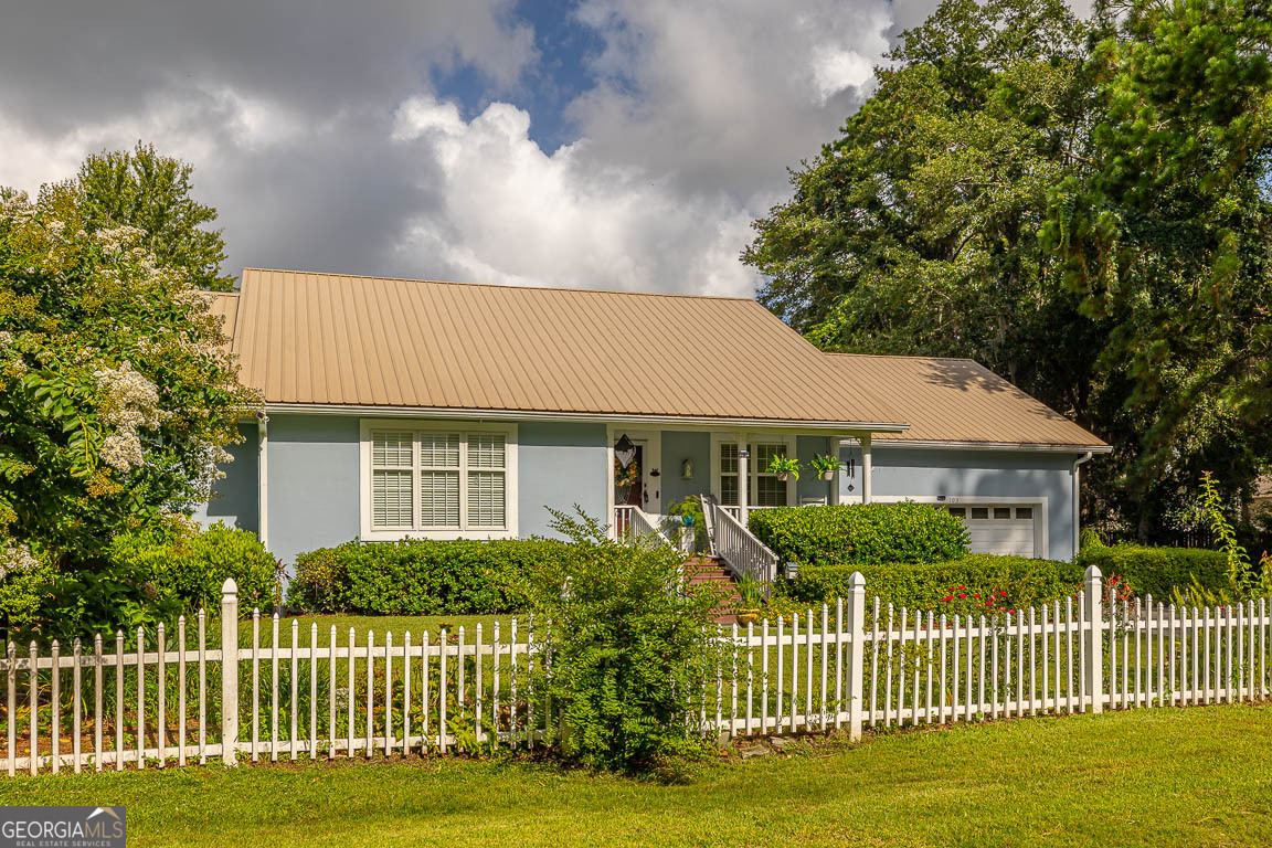 103 Cooper CIR