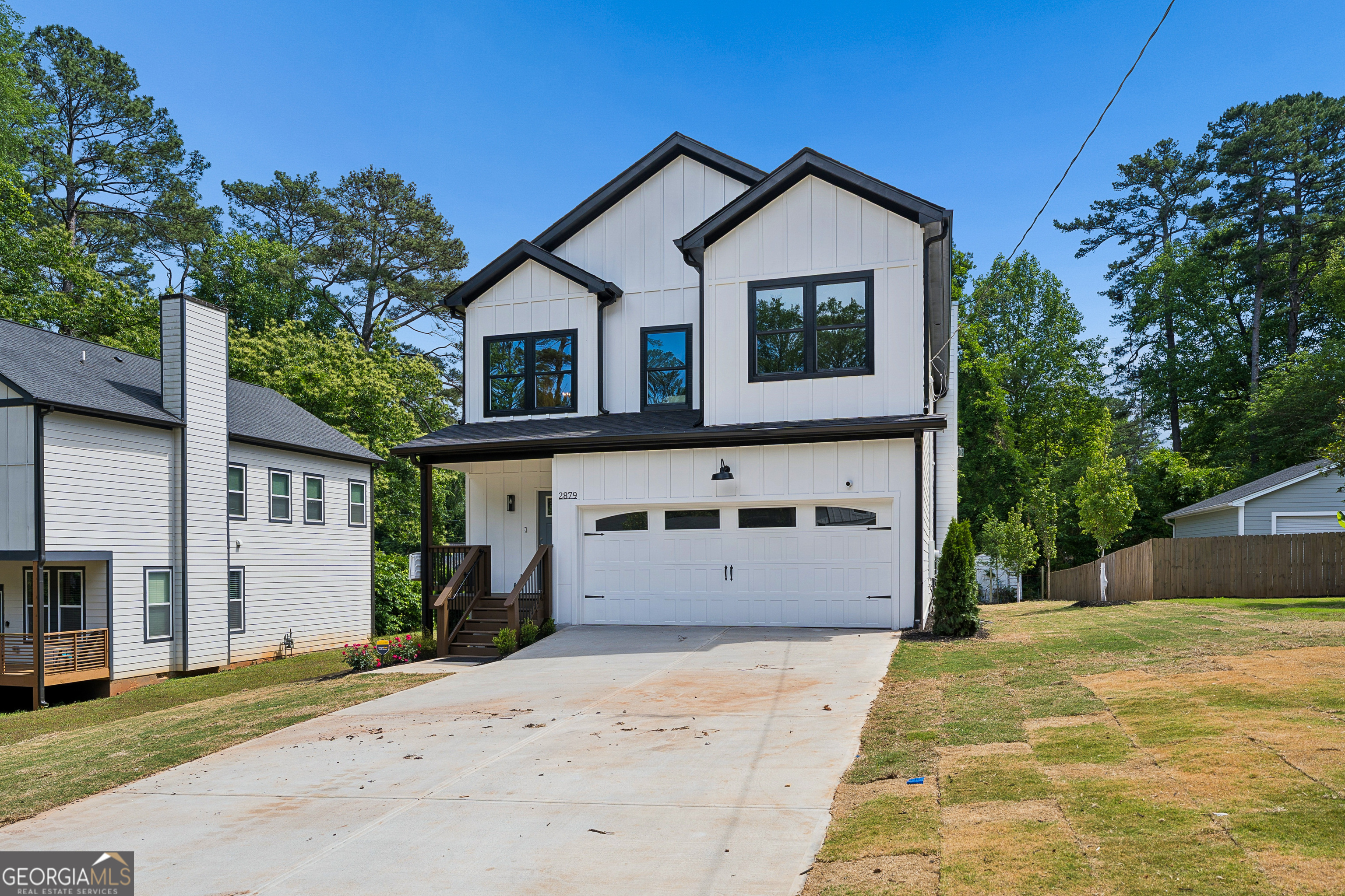 2879 Joyce AVE