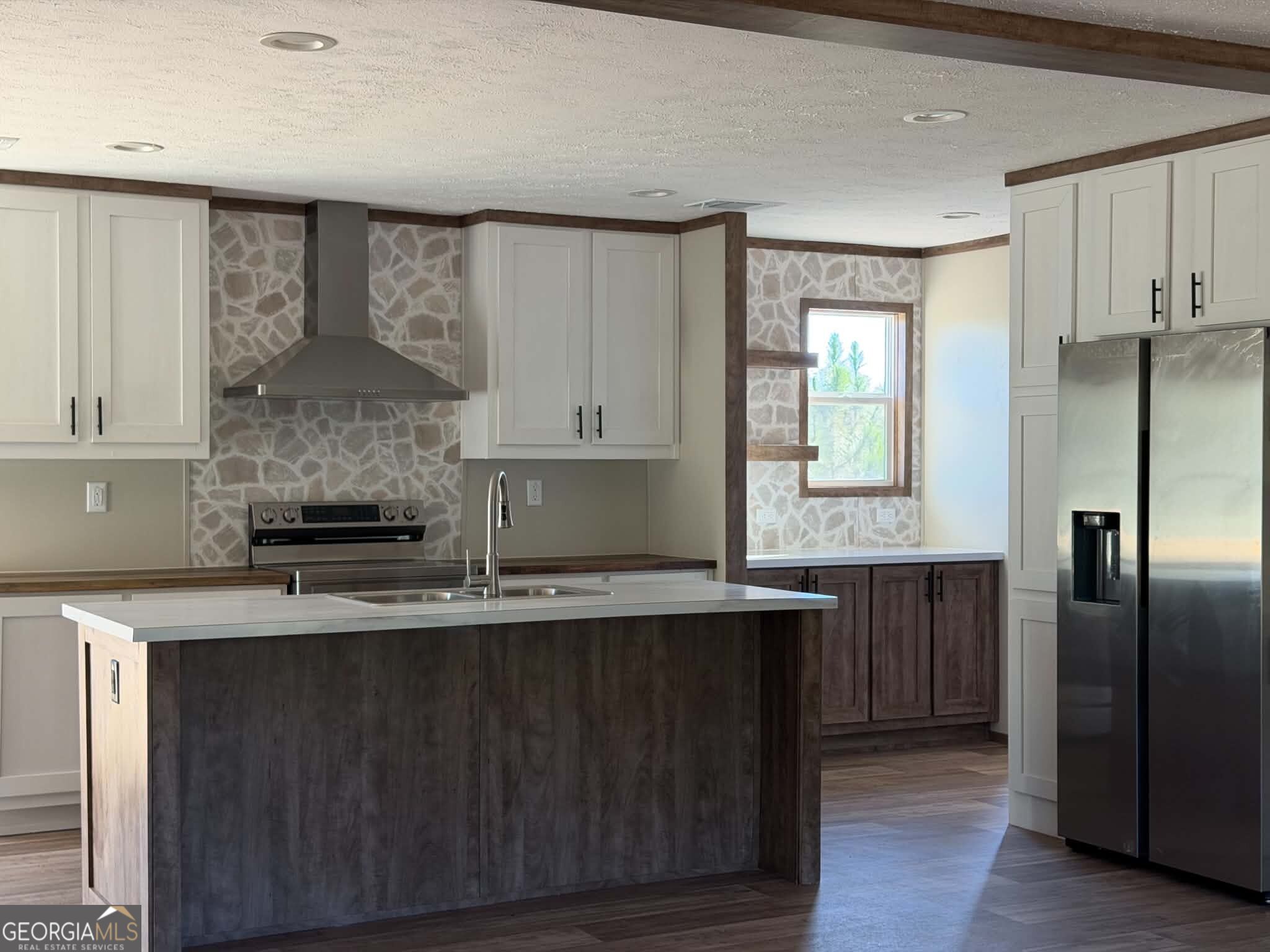 2096 Sellers RD