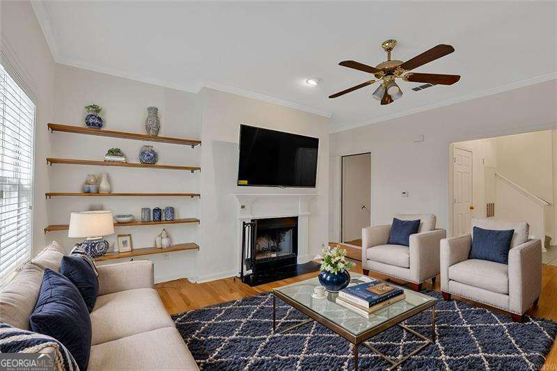 107 Vinings Forest CIR SE