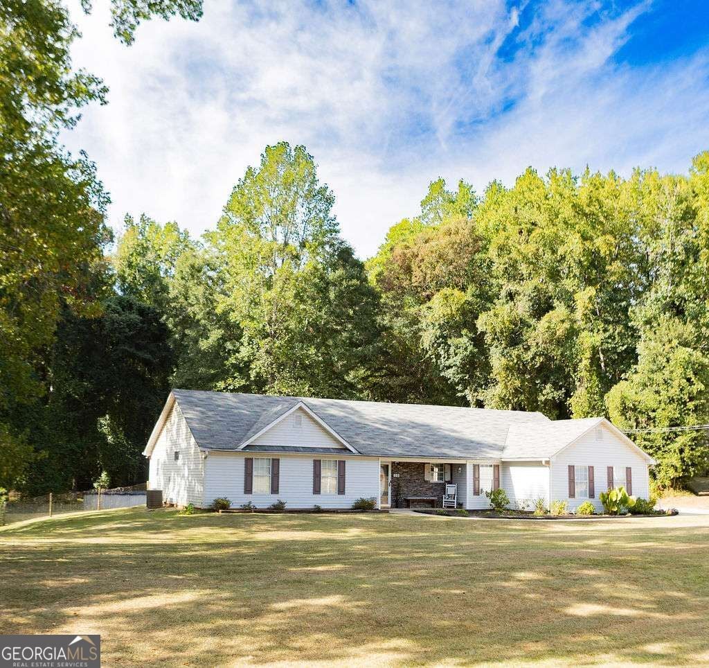Photo of 160 Eastwood Forest, Covington, GA 30014 (MLS # 10866760)