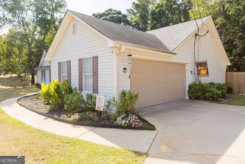 Photo of 160 Eastwood Forest, Covington, GA 30014 (MLS # 10866760)