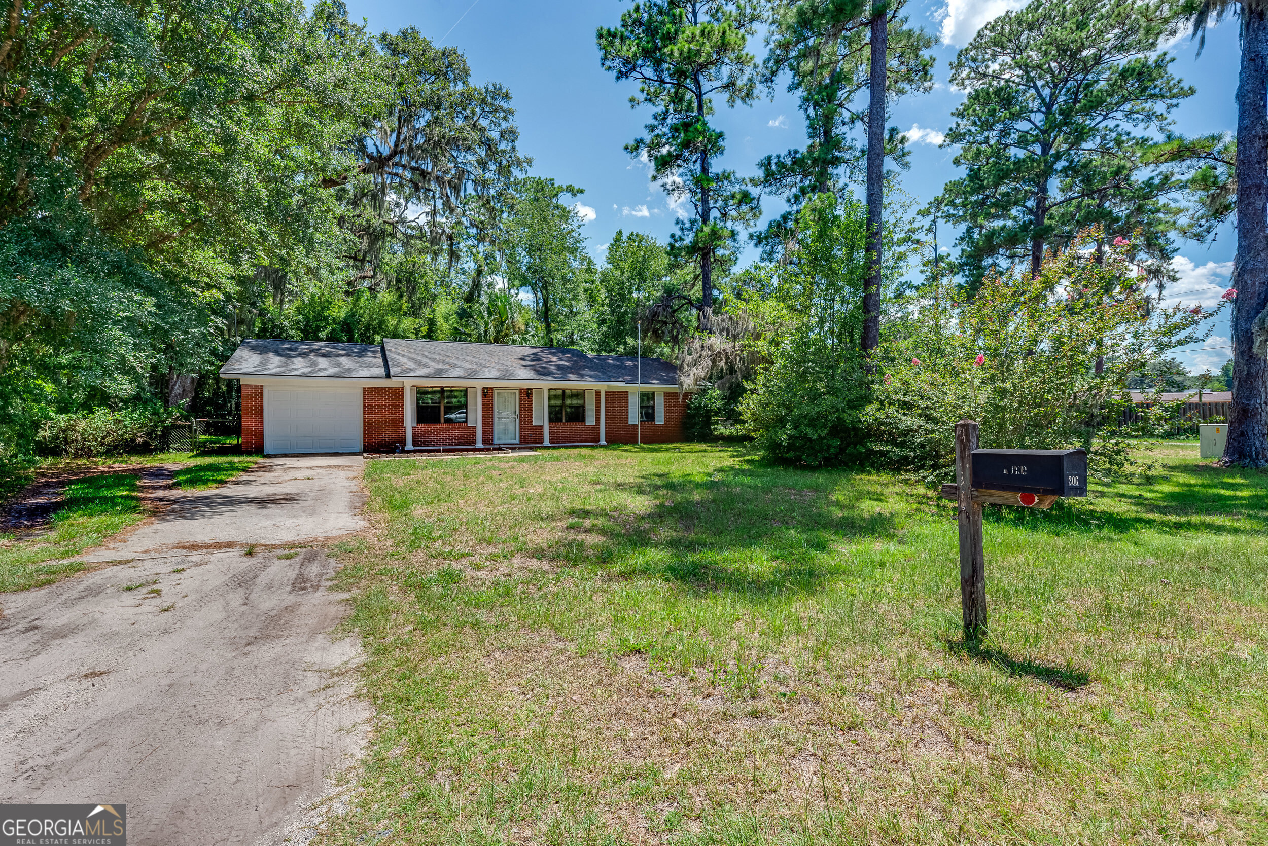 200 E Lawnwood AVE