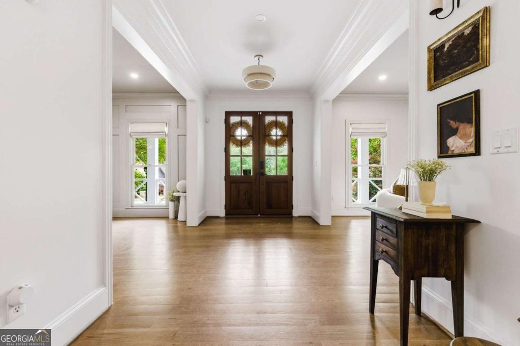 Photo of 5055 Old Oak Trace, Roswell, GA 30075 (MLS # 10754113)
