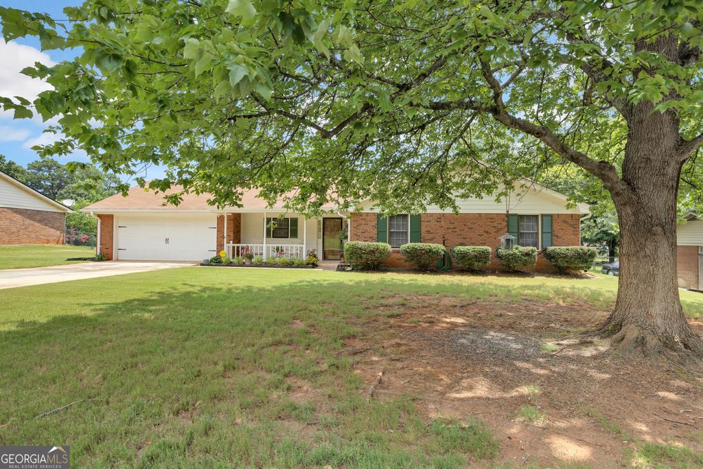Photo of 3898 Hunters Chase SW, Conyers, GA 30094 (MLS # 10801637)
